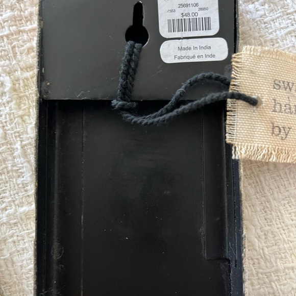 Anthropologie Swarm Letter K Hand Painted Metal Wall / Shelf Art BRAND NEW - Picture 9 of 9